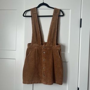 Overall skirt